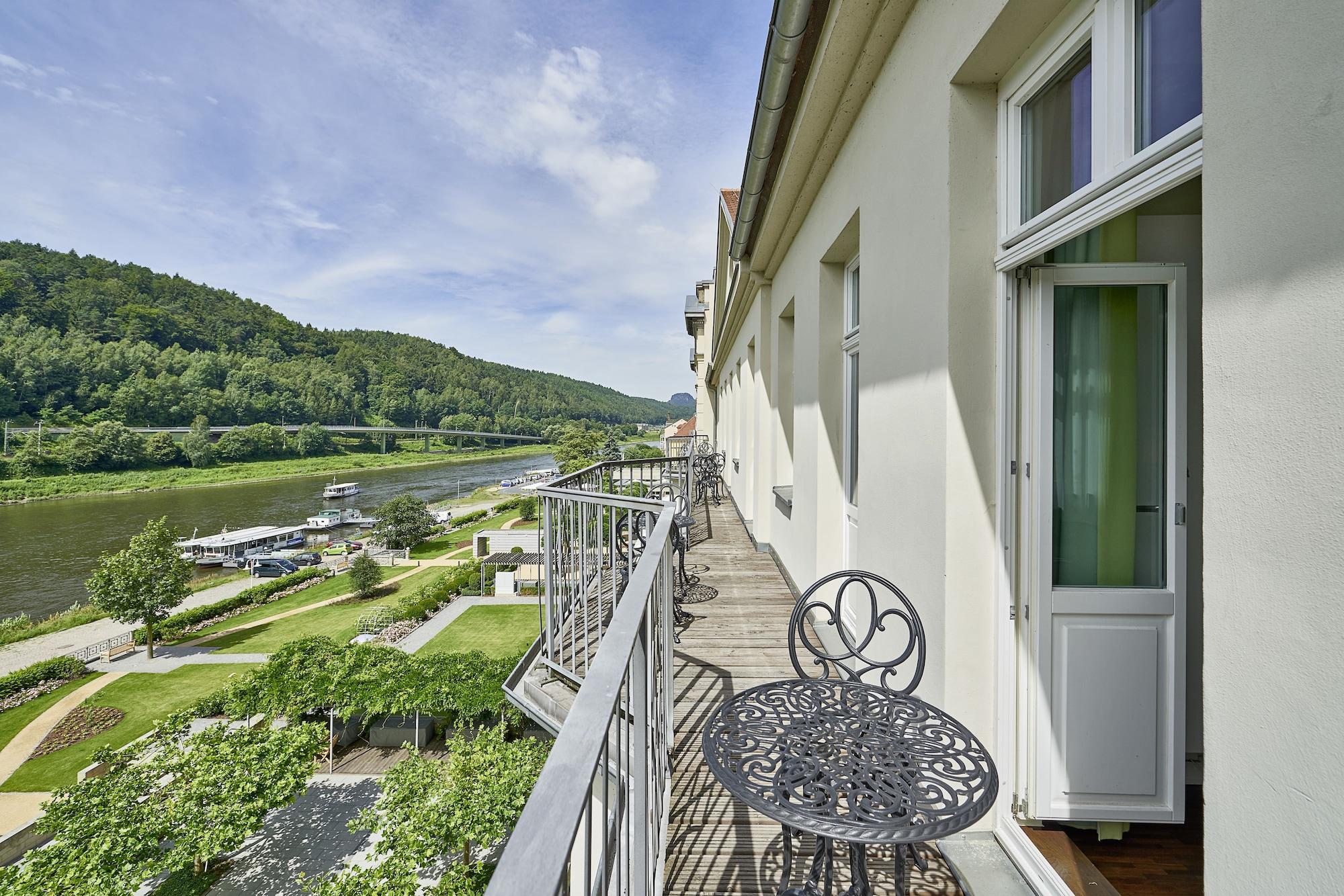 Hotel Elbresidenz An Der Therme Bad Schandau Esterno foto View of the Moselle from the hotel